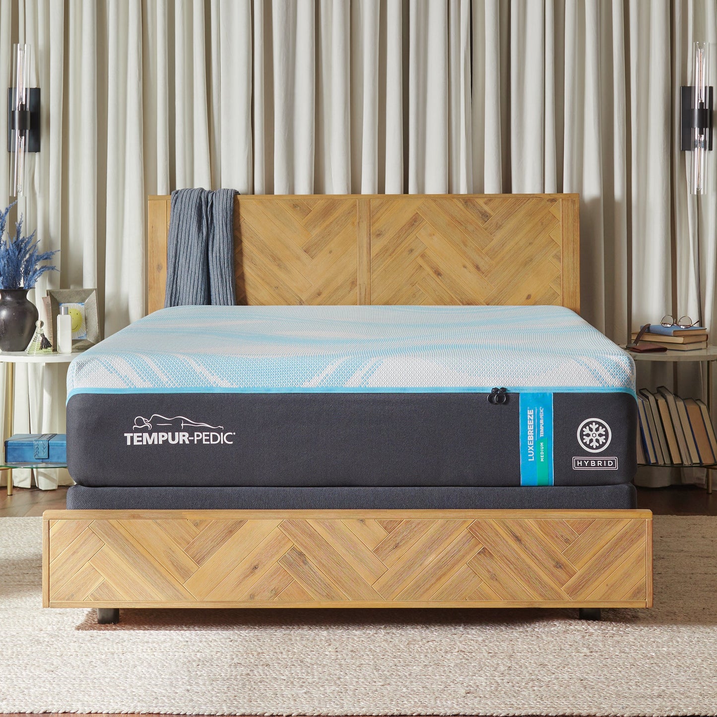 Tempur-Pedic TEMPUR-LuxeBreeze Medium Hybrid Mattress
